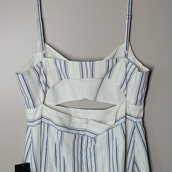 NEW! BCBGMAXAZRIA Peek A Boo Cut Out Midi Dress 12. - Picture 7 of 11